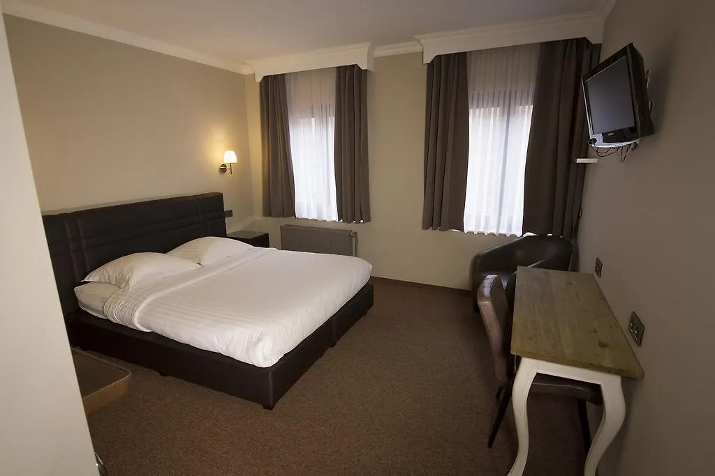 Hotel Le Chantecler contacts