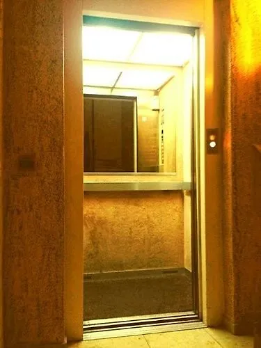 Hotel Le Chantecler Брюссель