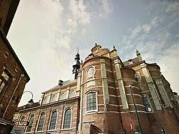 **  Hotel Le Chantecler Bruselas Bélgica